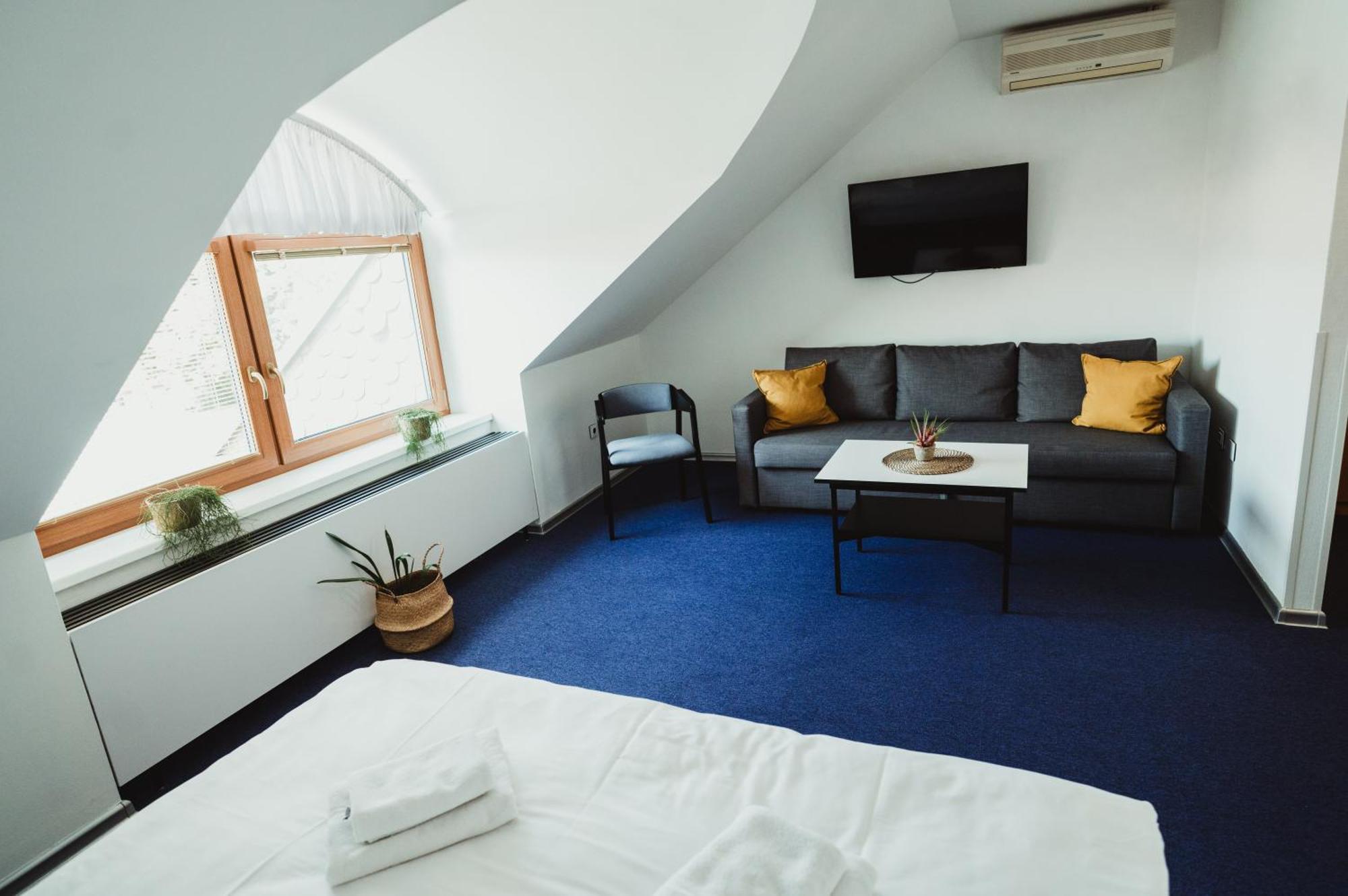 Hotel U Racka Острожска Нова Весь Экстерьер фото