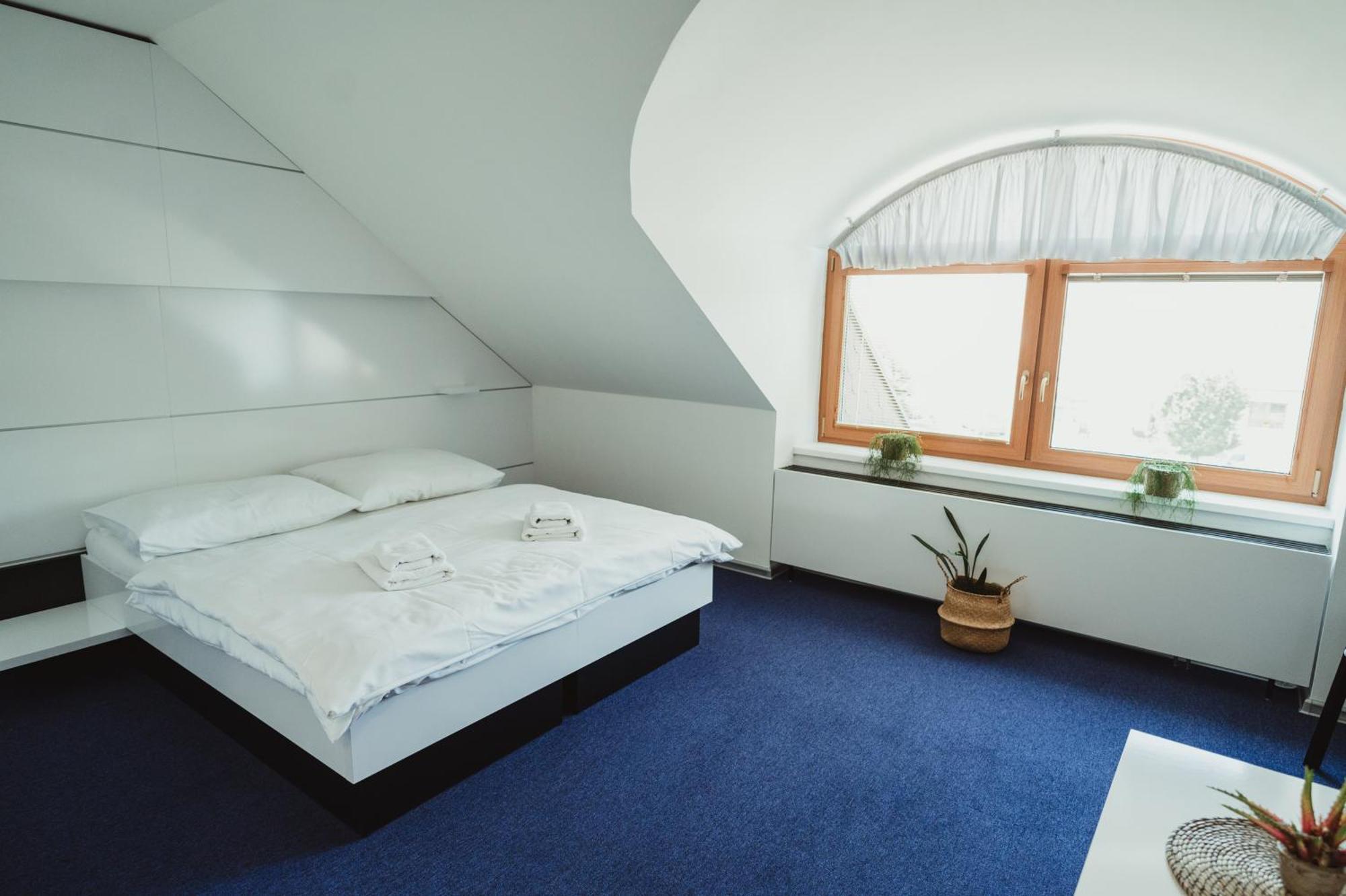 Hotel U Racka Острожска Нова Весь Экстерьер фото
